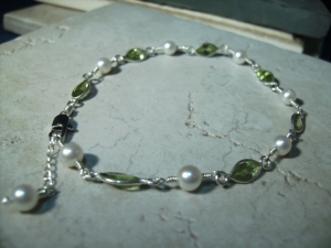 Peridot and Pearl Bracelet